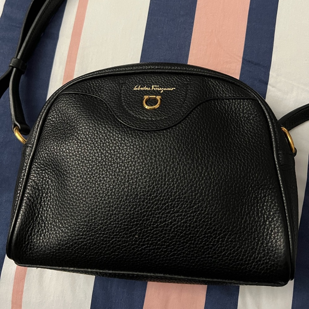 SALVATORE FERRAGAMO BAG!